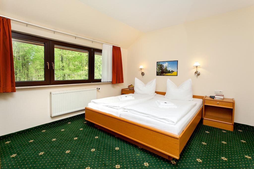 Restaurant & Hotel Baumhaus Hagen Sassnitz Rom bilde