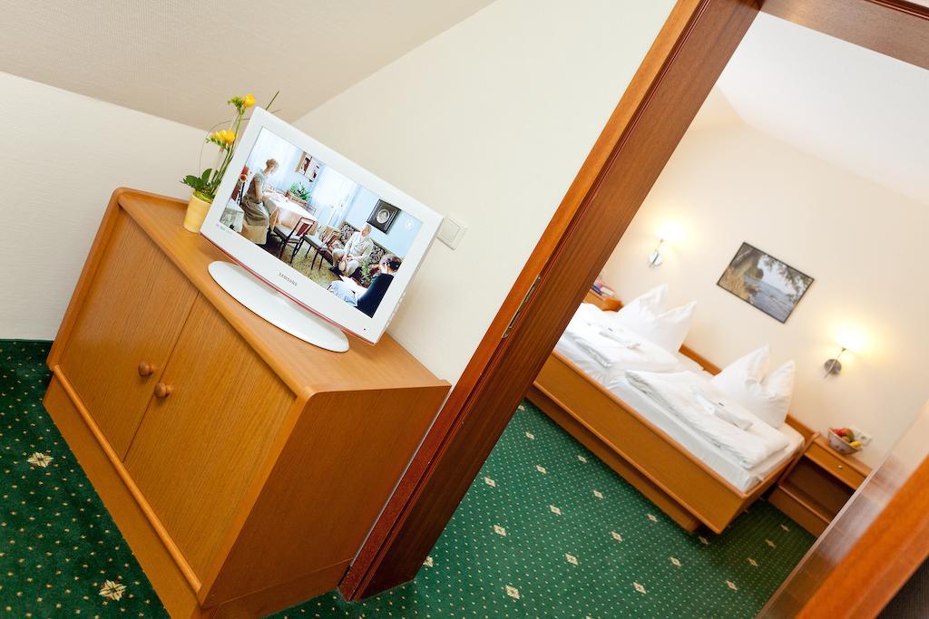Restaurant & Hotel Baumhaus Hagen Sassnitz Eksteriør bilde