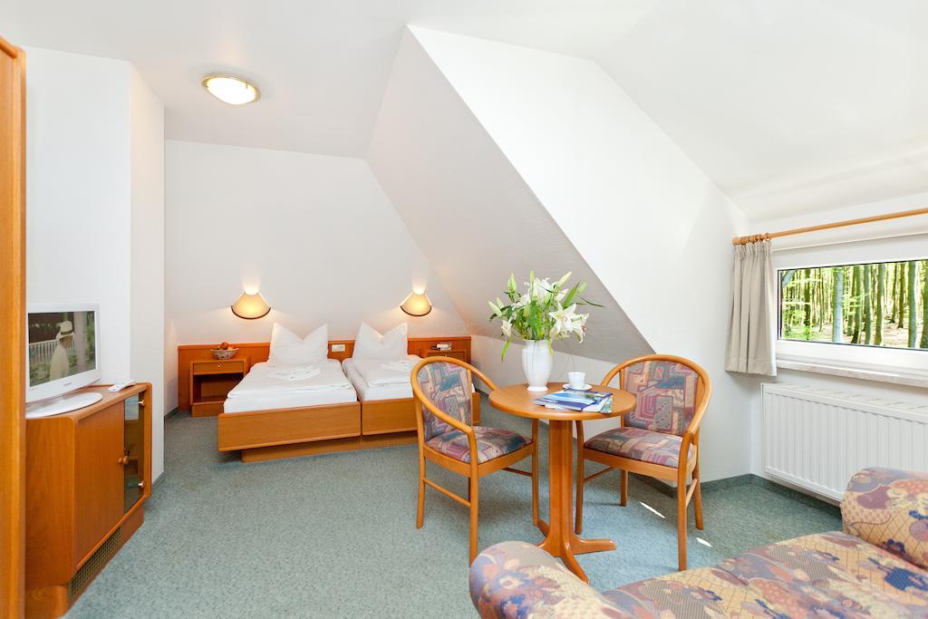 Restaurant & Hotel Baumhaus Hagen Sassnitz Rom bilde